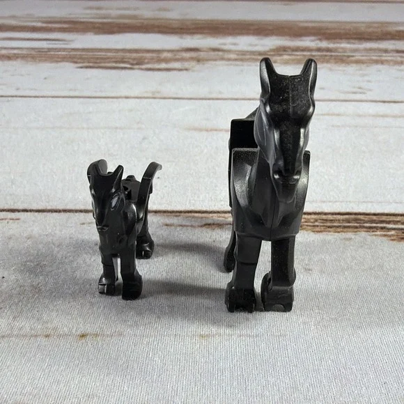 Lego Minifigures THESTRAL & Baby Skeletal Black Flying Horse Harry Potter 76400 - Picture 2 of 4